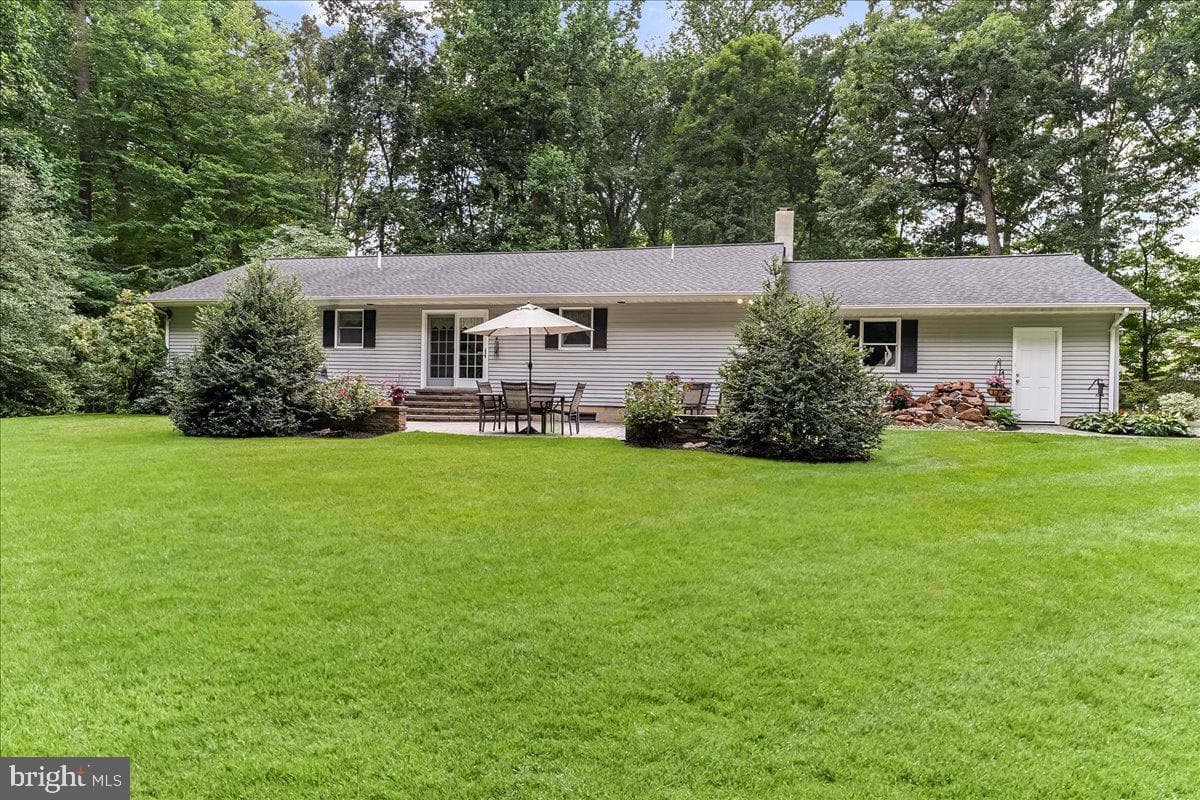 372 Hipkins Road photo 41