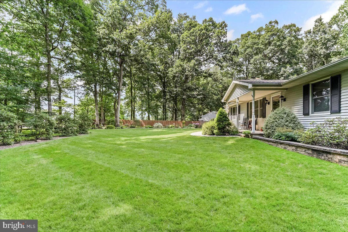 372 Hipkins Road photo 46