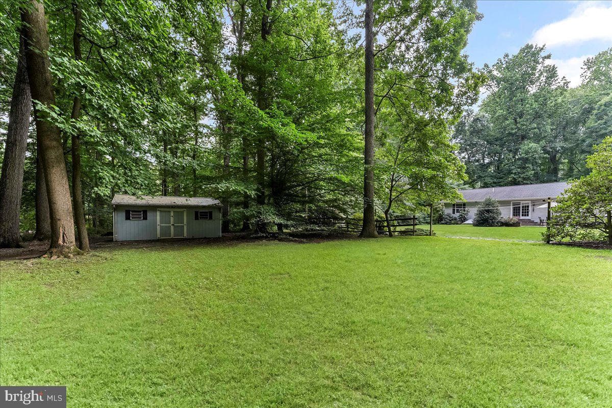 372 Hipkins Road photo 50