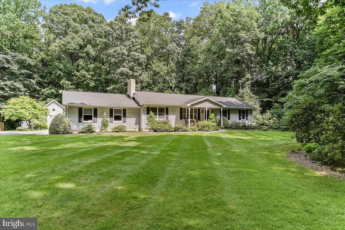 372 Hipkins Road photo 51