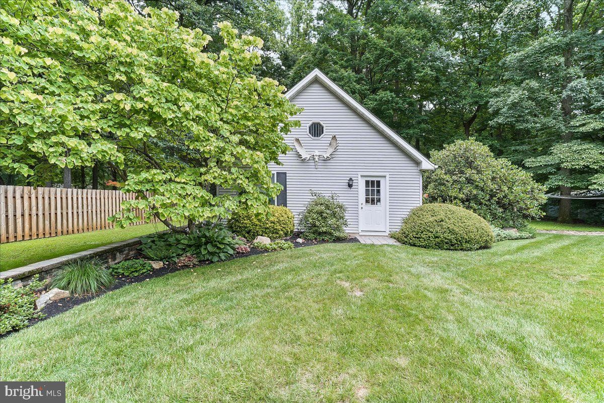 372 Hipkins Road photo 8