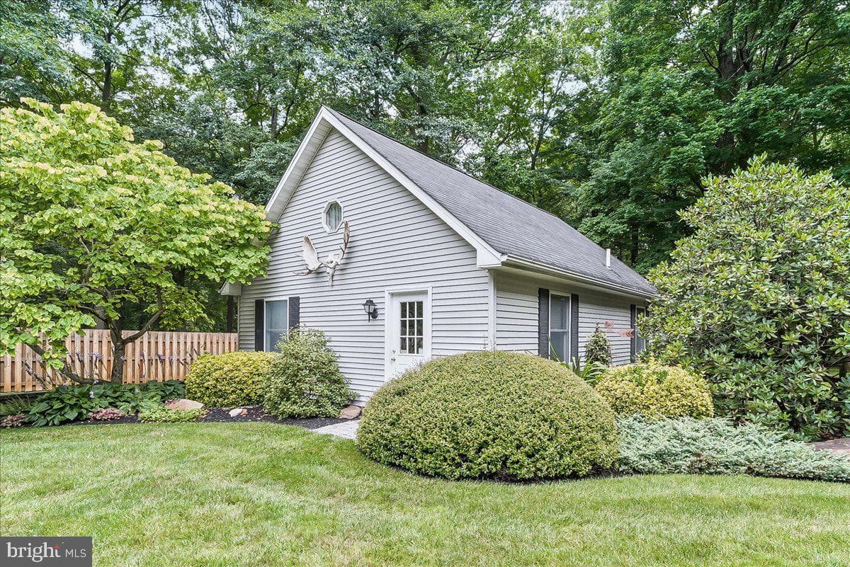 372 Hipkins Road photo 9