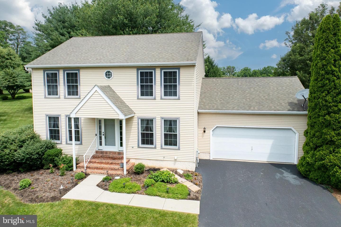 28 Northfield Drive photo 1