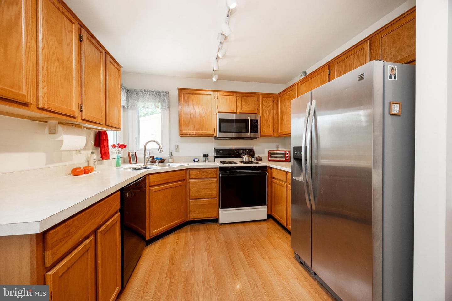 28 Northfield Drive photo 3