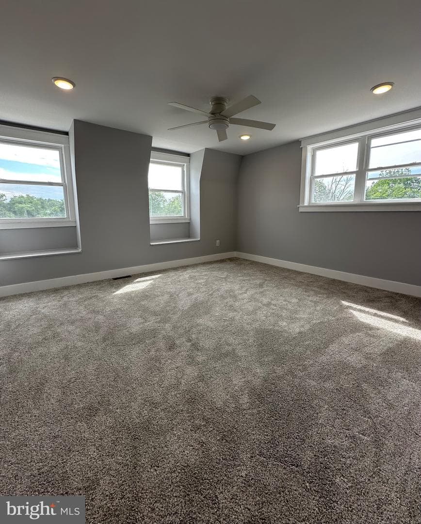 917 Oxford Avenue photo 9