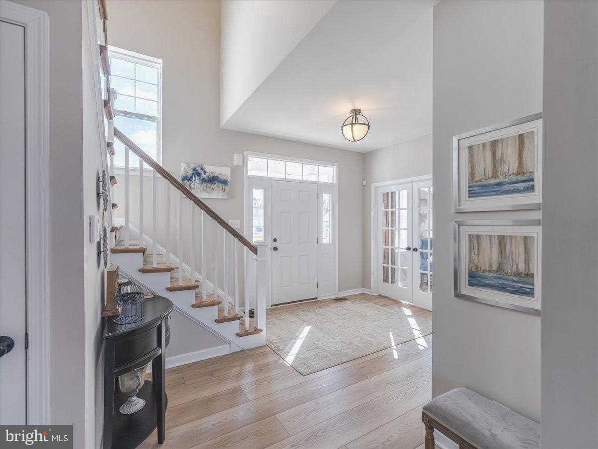 190 Petrelia Drive photo 2