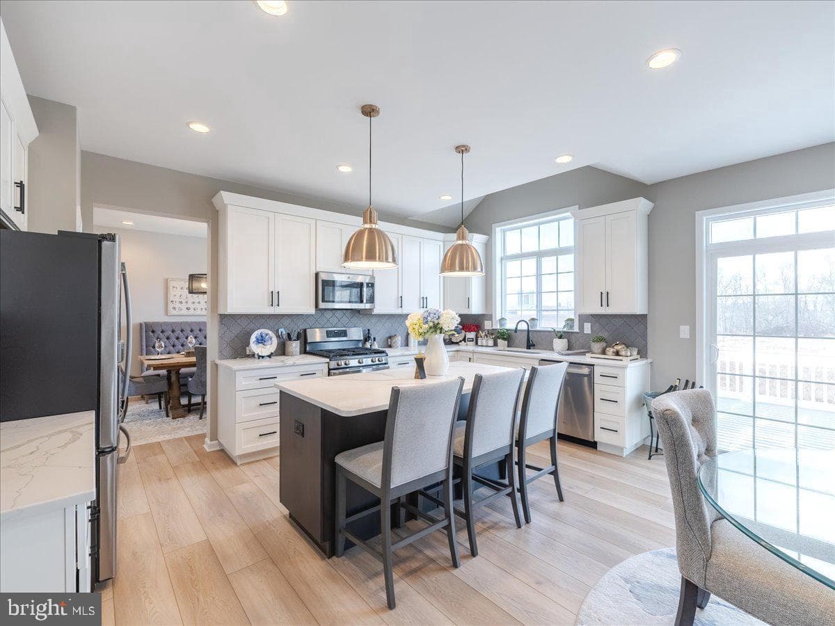 190 Petrelia Drive photo 8