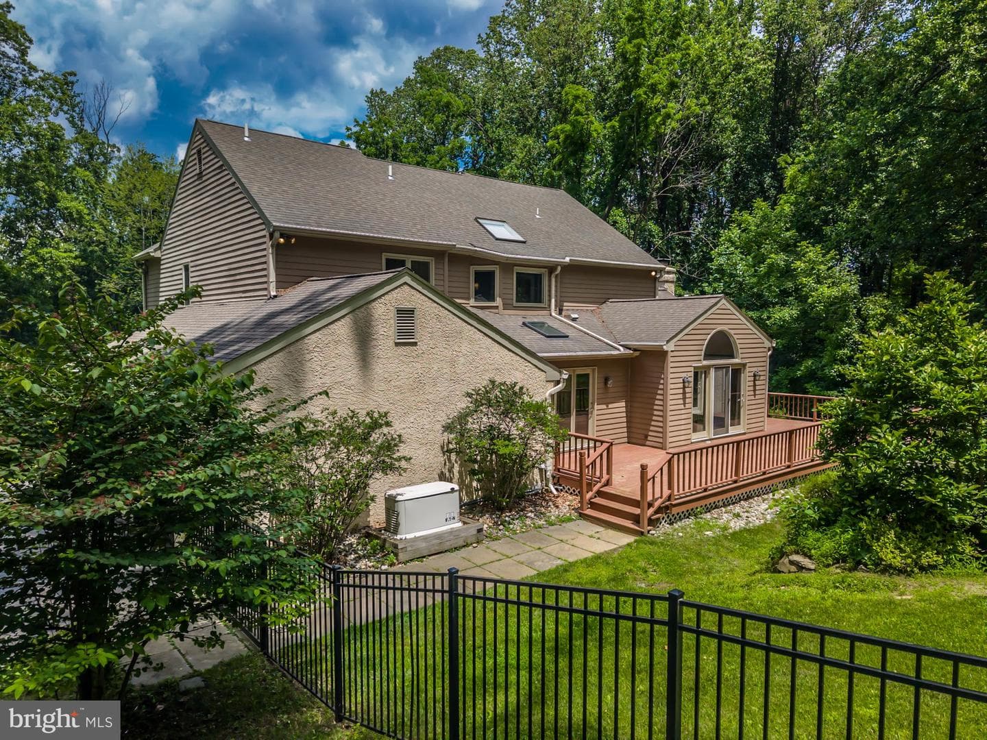 1024 Tinkerhill Lane photo 11