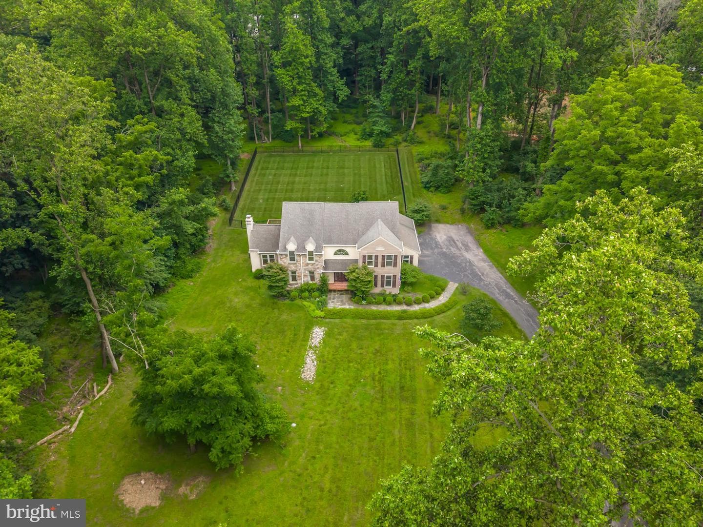 1024 Tinkerhill Lane photo 12