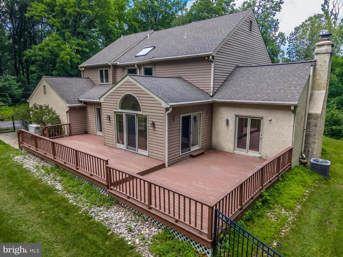 1024 Tinkerhill Lane photo 17