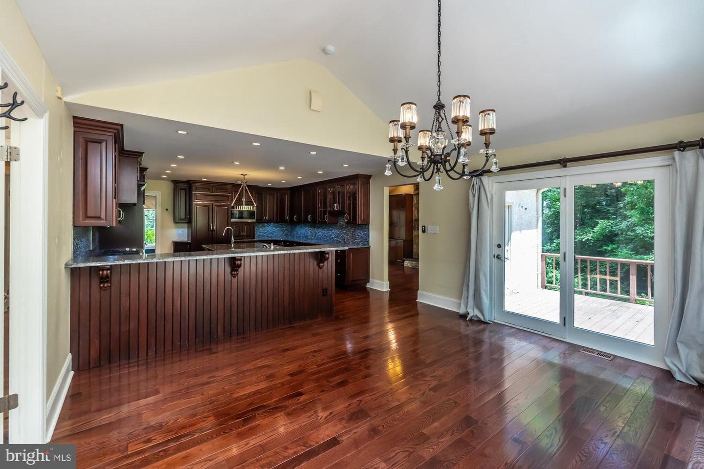 1024 Tinkerhill Lane photo 29