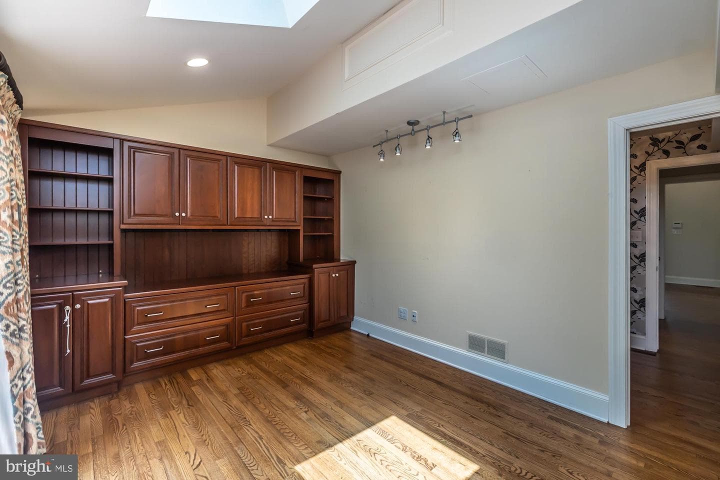 1024 Tinkerhill Lane photo 40