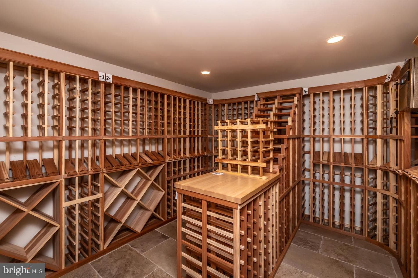 1024 Tinkerhill Lane photo 63