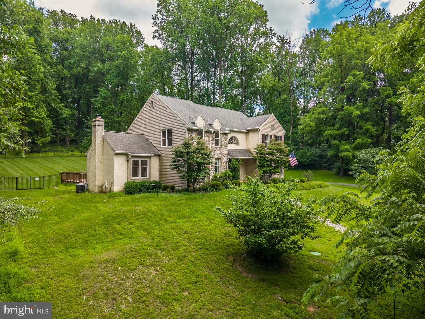 1024 Tinkerhill Lane photo 8