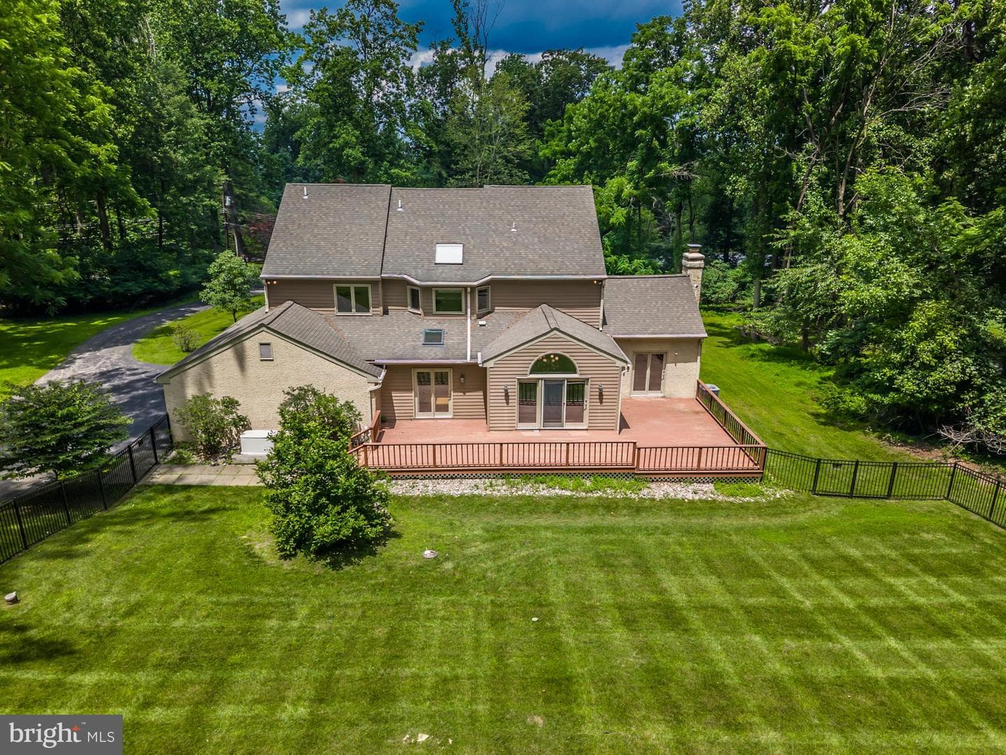 1024 Tinkerhill Lane photo 9
