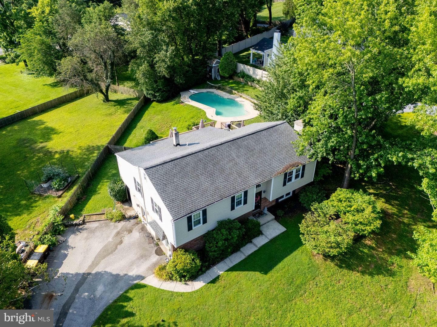 271 Beacon Drive photo 1