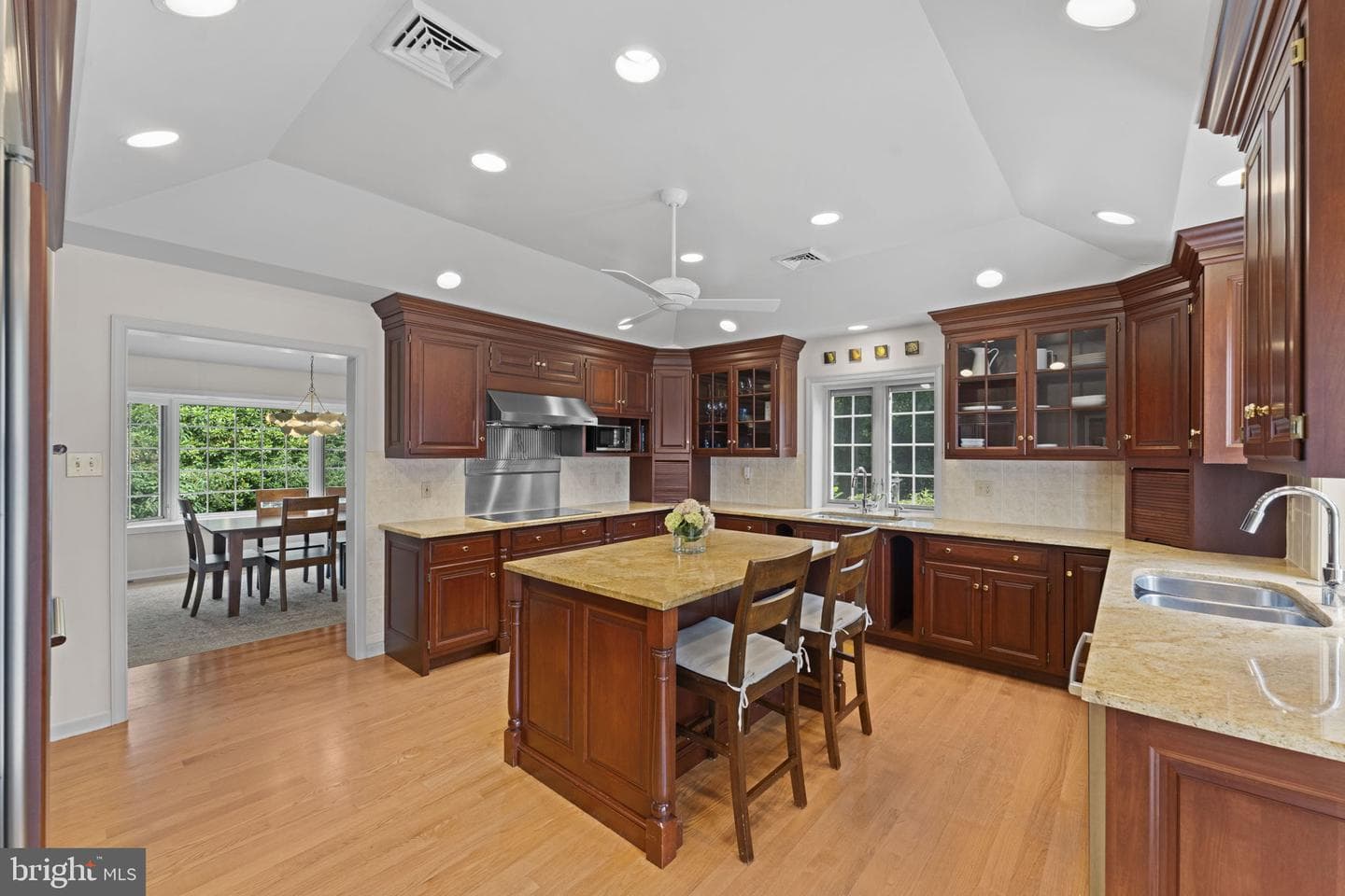 1183 Hampshire Place photo 10