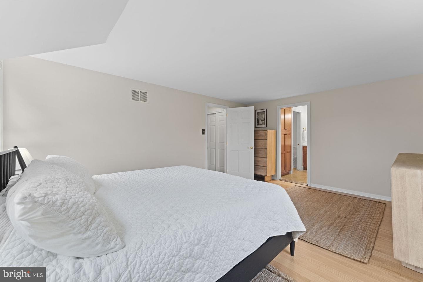 1183 Hampshire Place photo 24