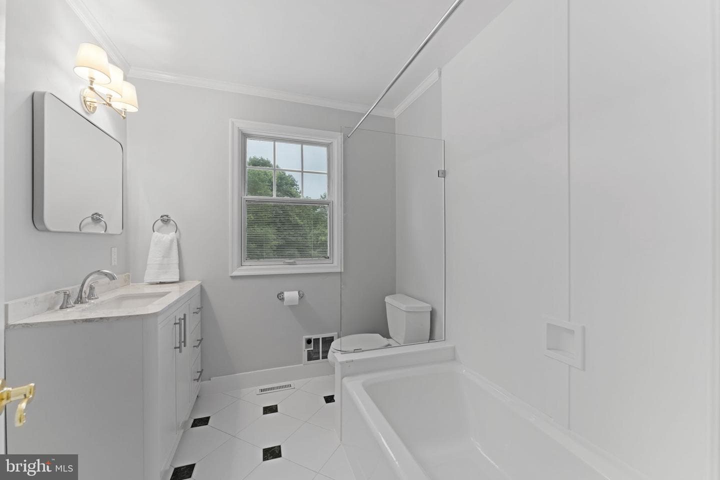 1183 Hampshire Place photo 28