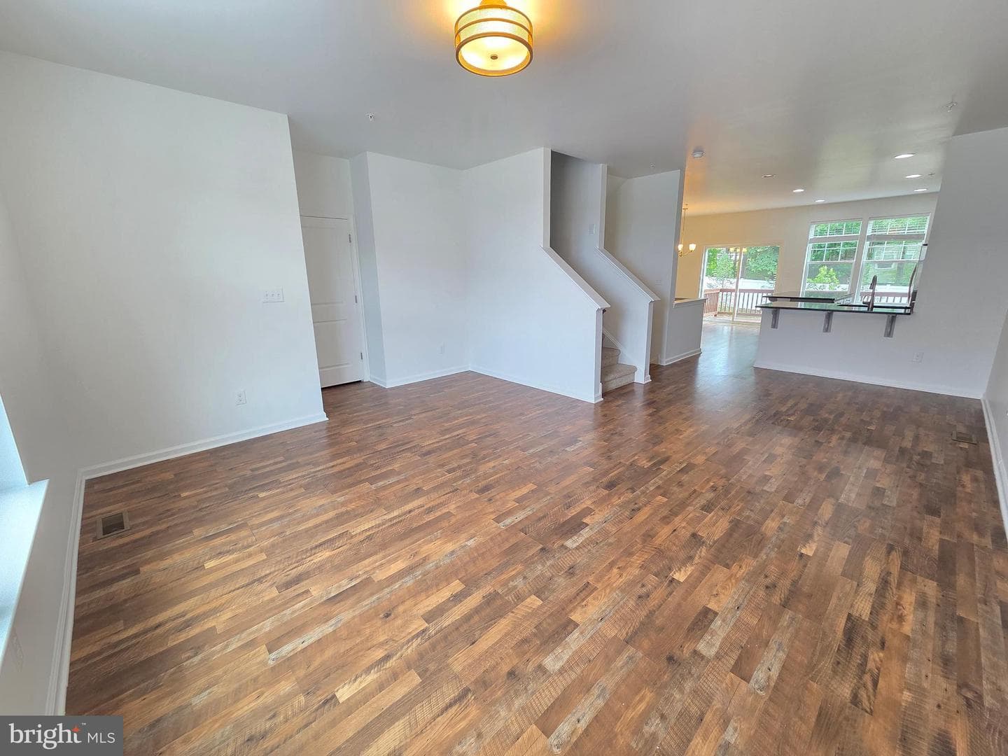 320 Dawson Place photo 11