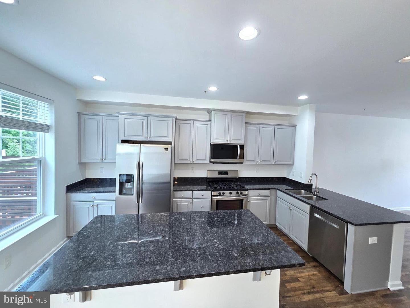 320 Dawson Place photo 16