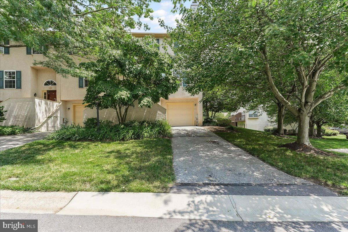 137 Whispering Oaks Drive #2001
