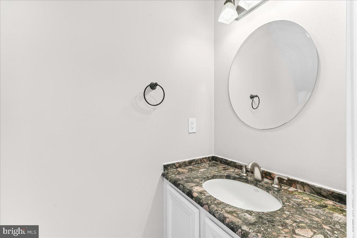 137 Whispering Oaks Drive #2001 photo 10