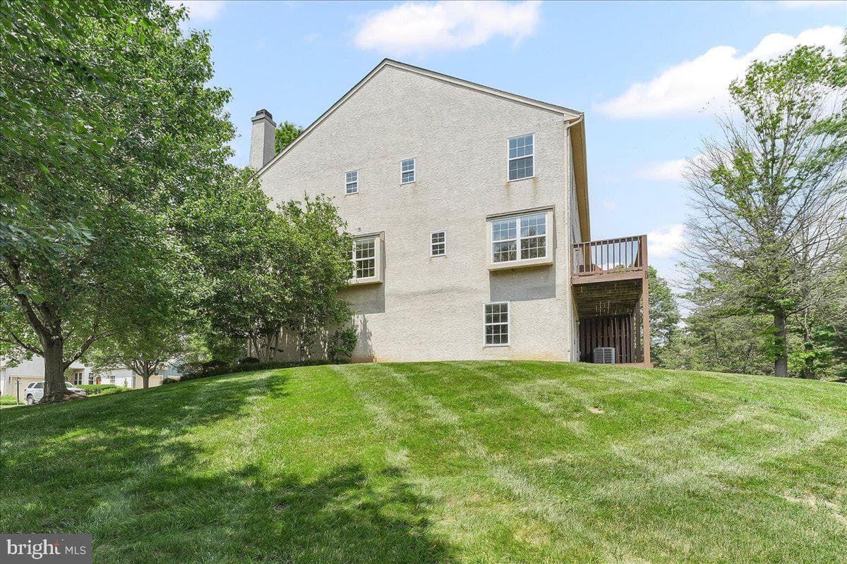 137 Whispering Oaks Drive #2001 photo 3
