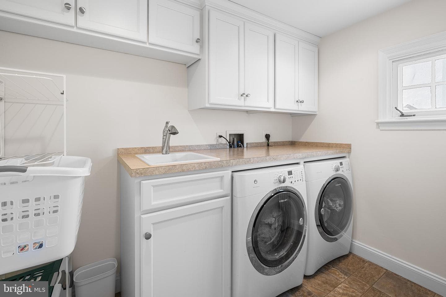 1263 Argyle Road photo 40