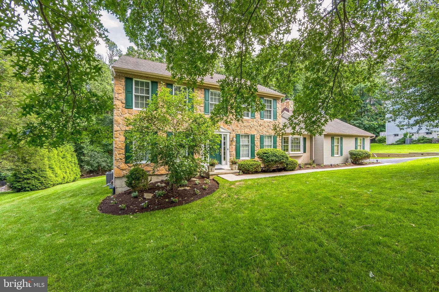 456 Creekside Drive photo 2