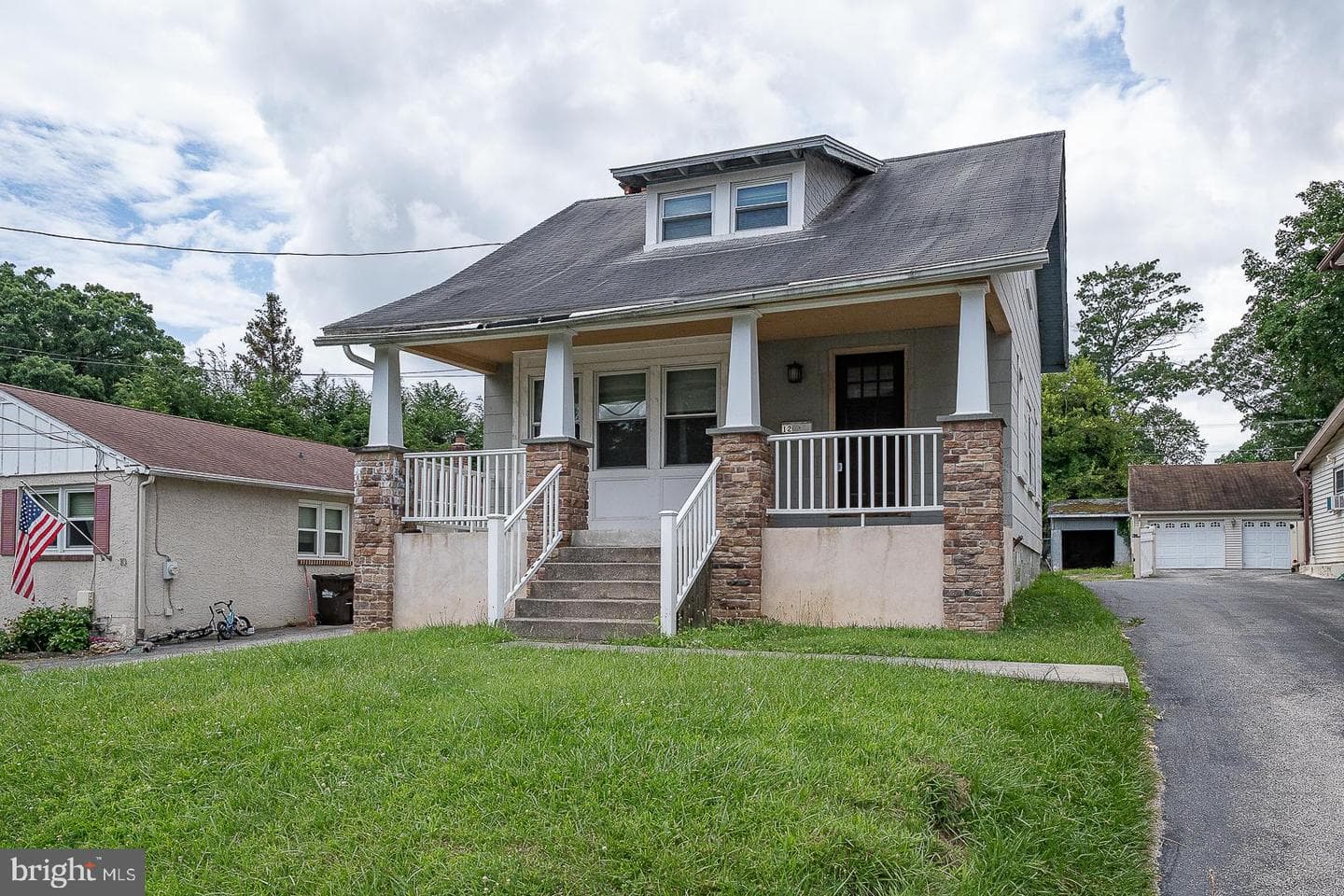12 Summit Avenue photo 1