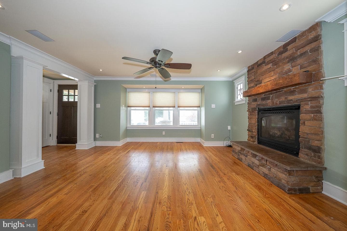 12 Summit Avenue photo 4
