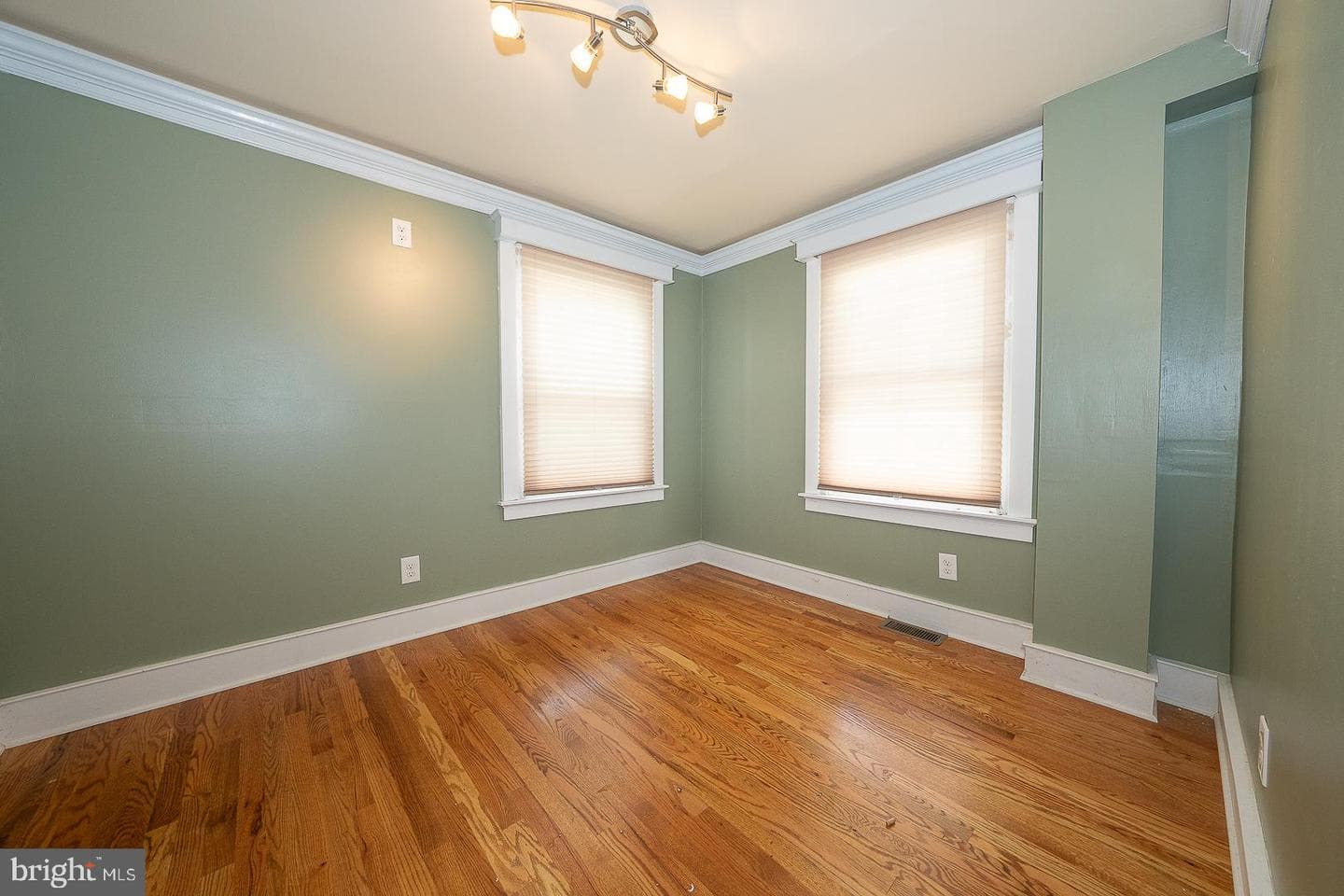 12 Summit Avenue photo 7