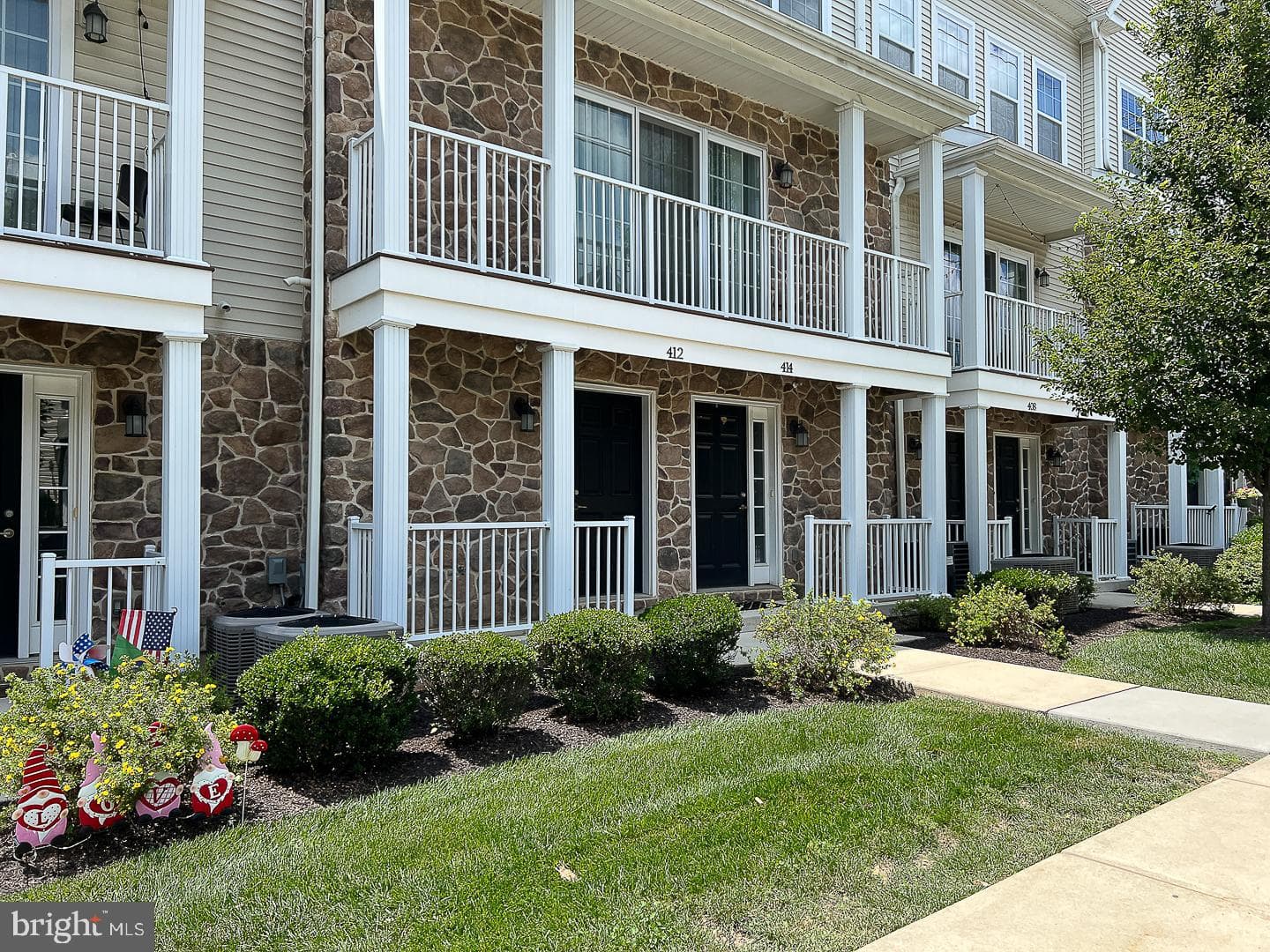412 Danielle Way photo 2