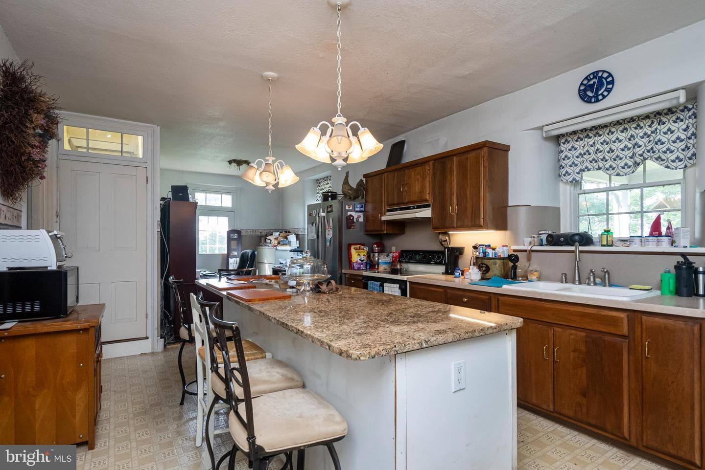 1112 W Bridge Street photo 18