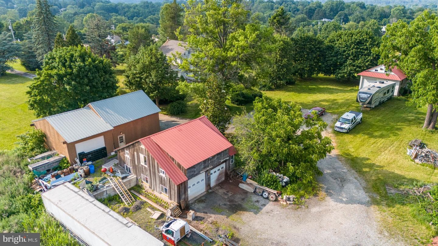 1112 W Bridge Street photo 32