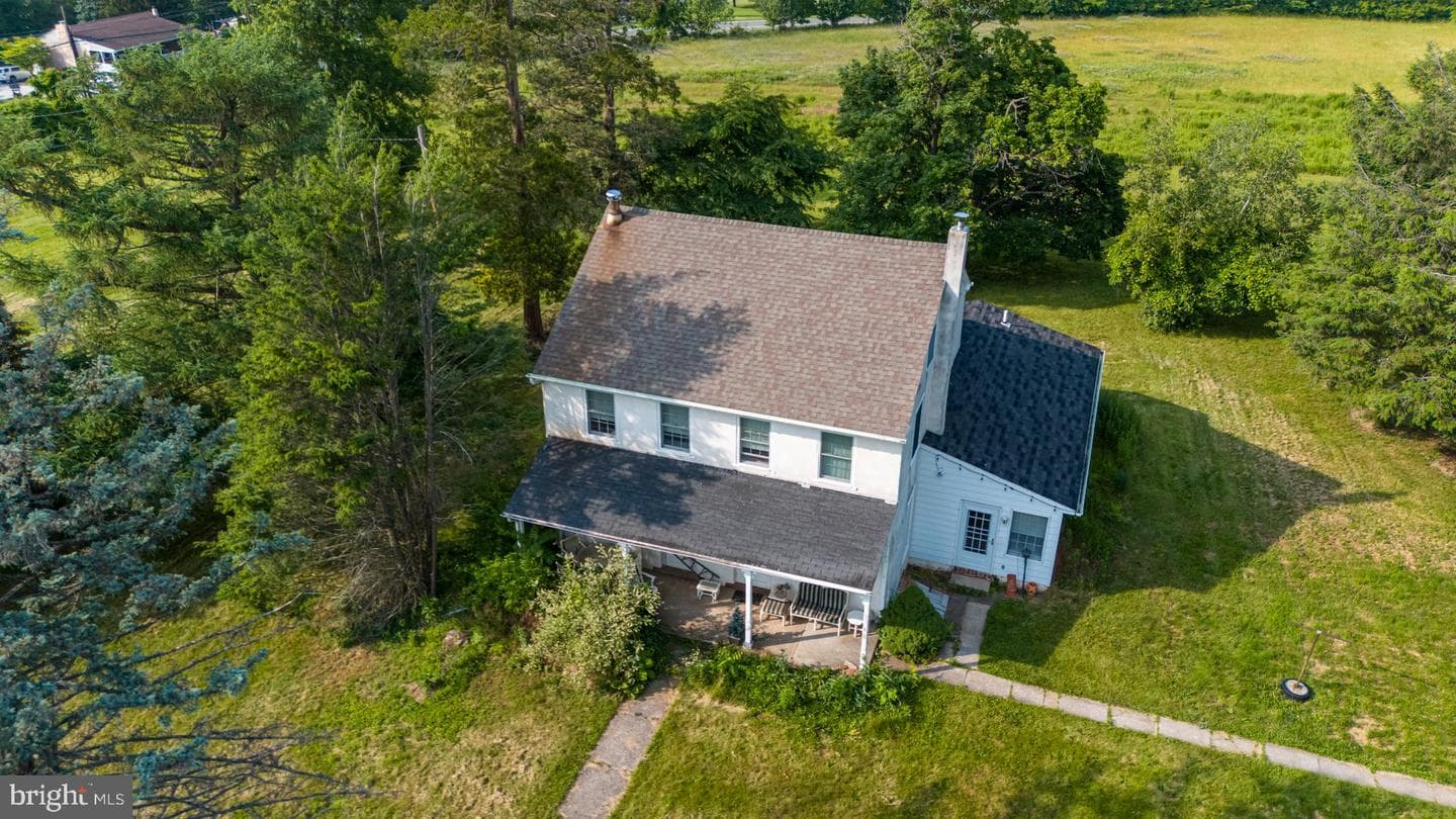 1112 W Bridge Street photo 9