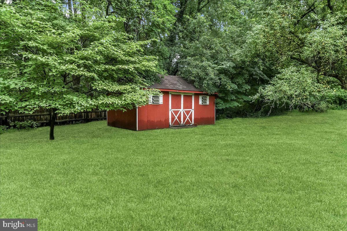 802 Bush Lane photo 35