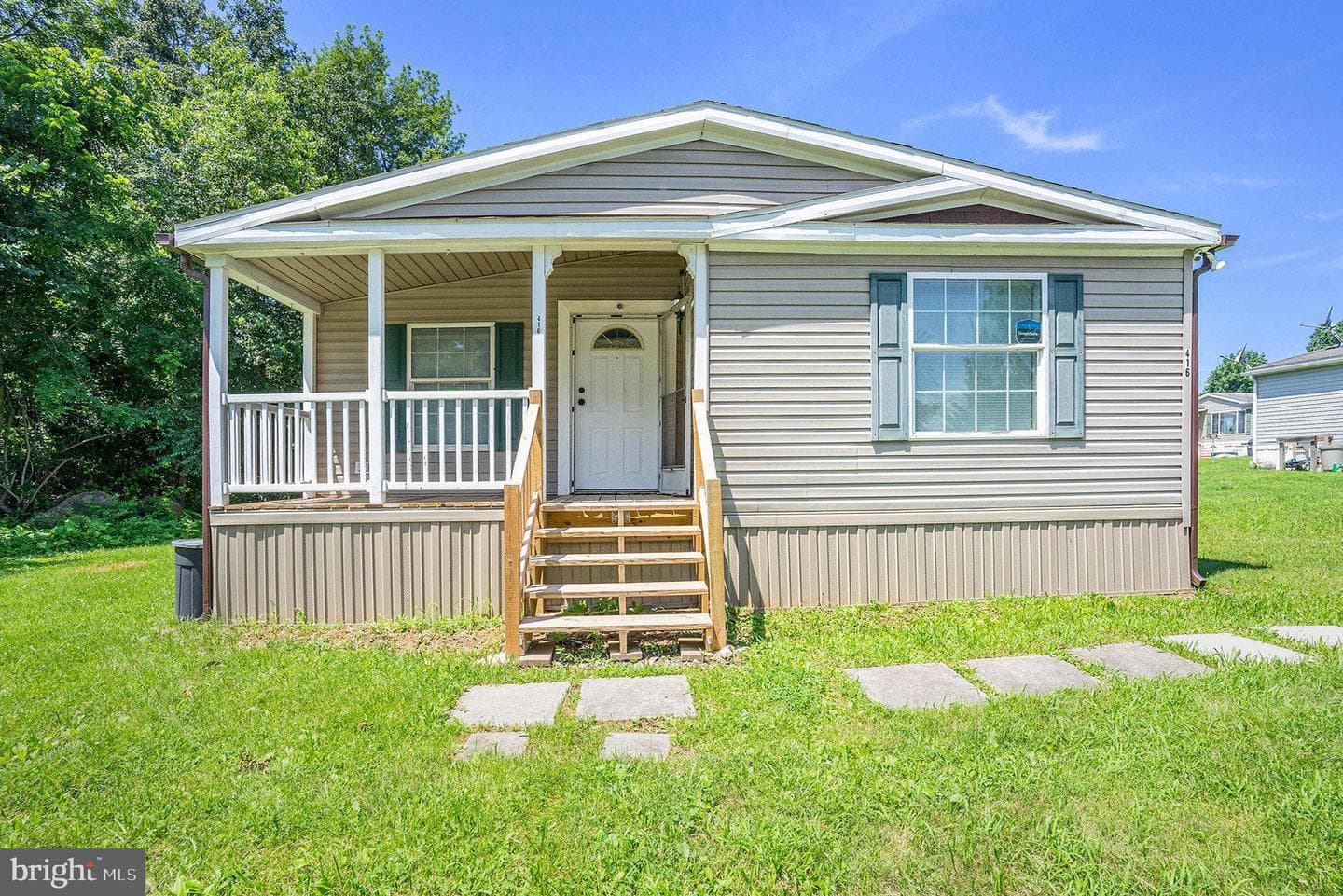416 Arrowhead Court photo 3