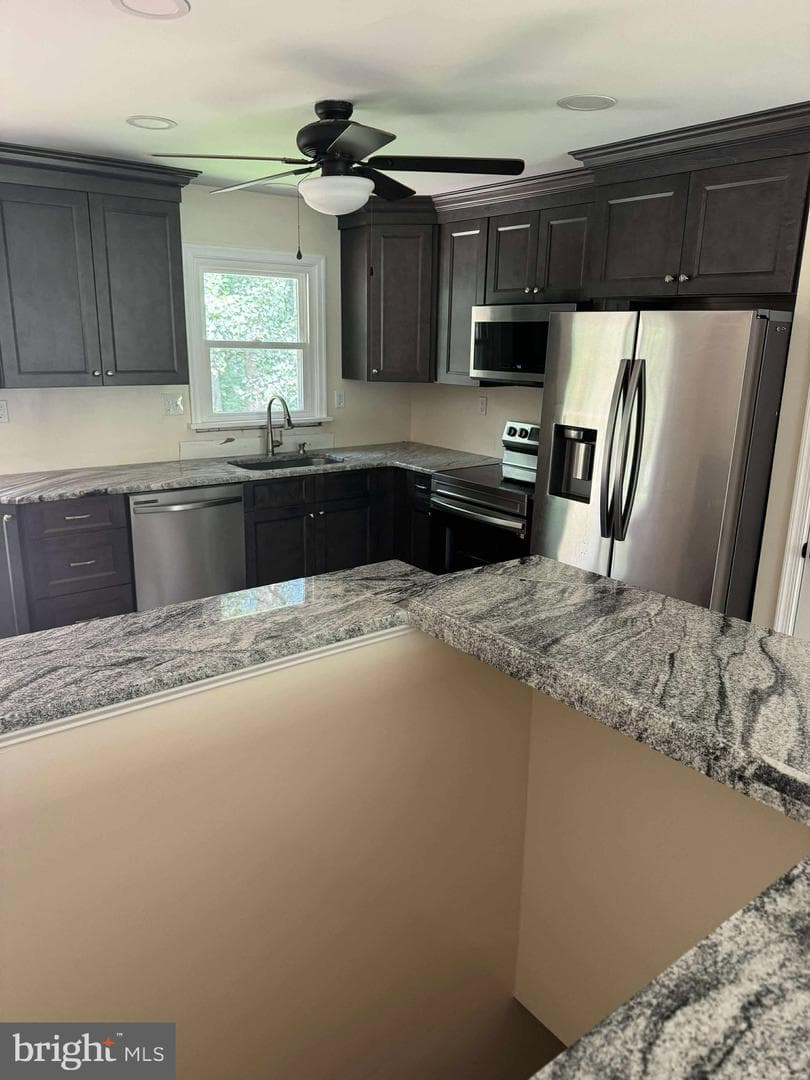101 Schane Lane photo 6