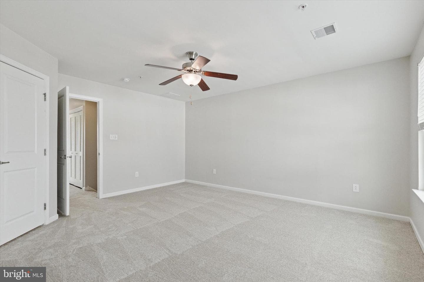 522 Groat Alley photo 16