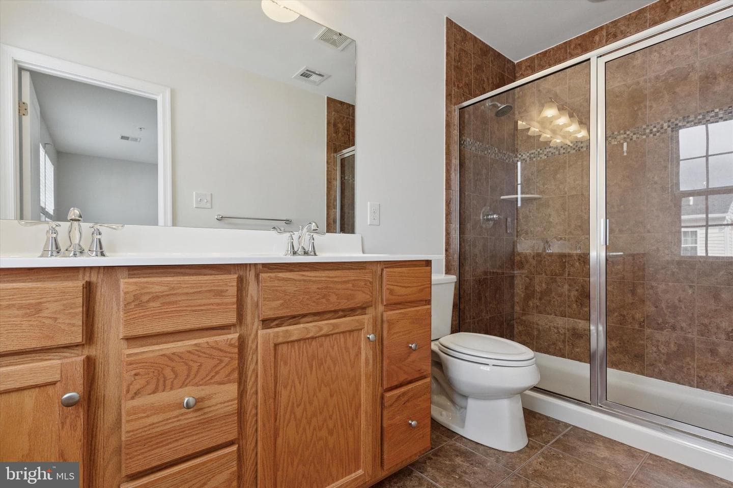 522 Groat Alley photo 18