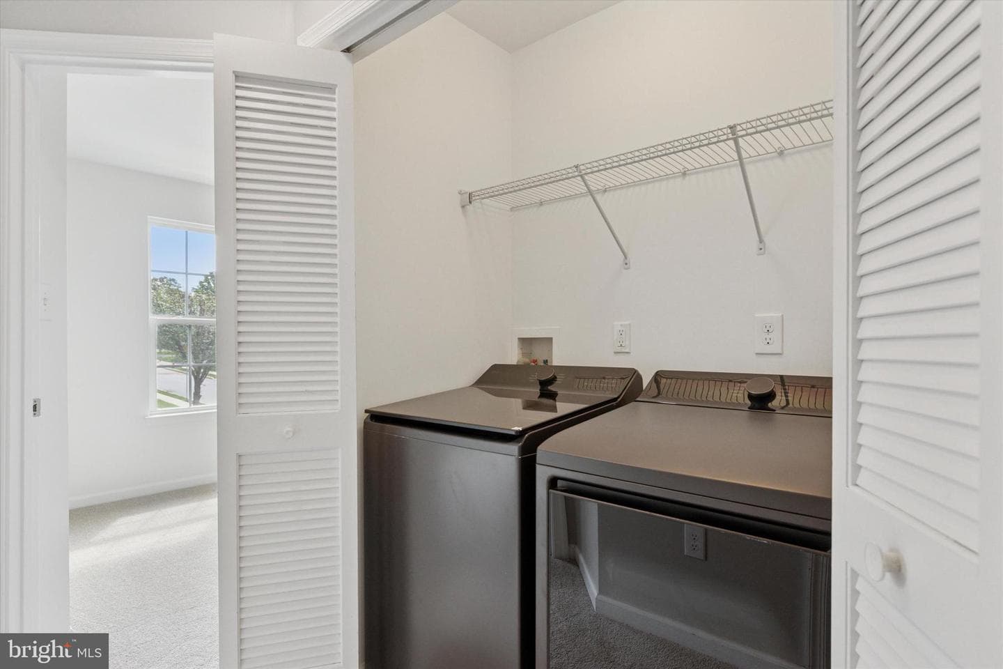 522 Groat Alley photo 23