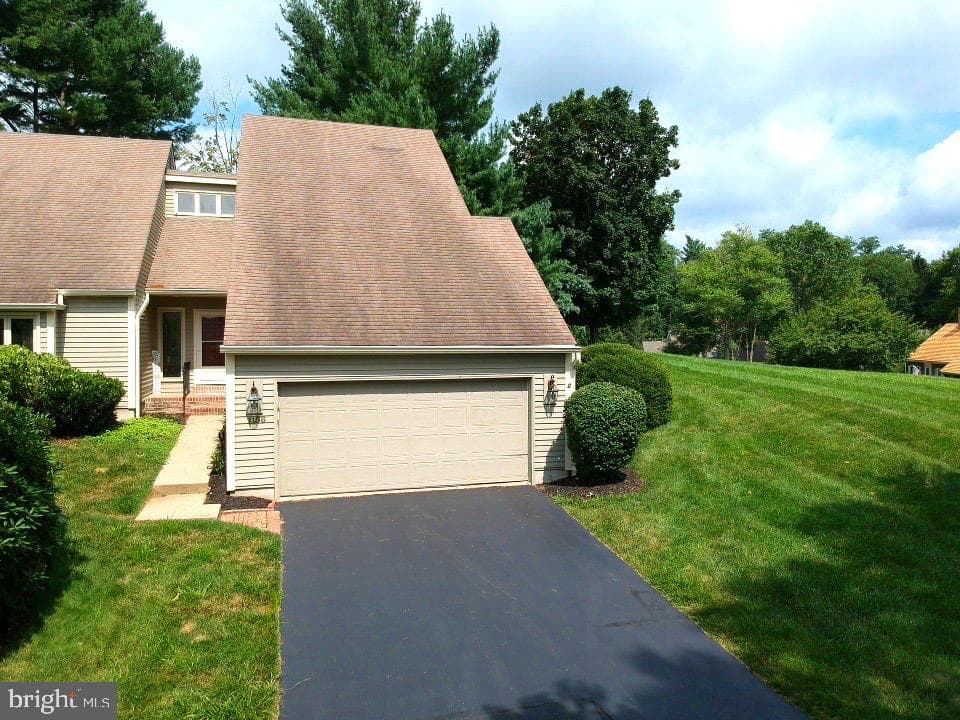 1156 Mews Lane #33 photo 2