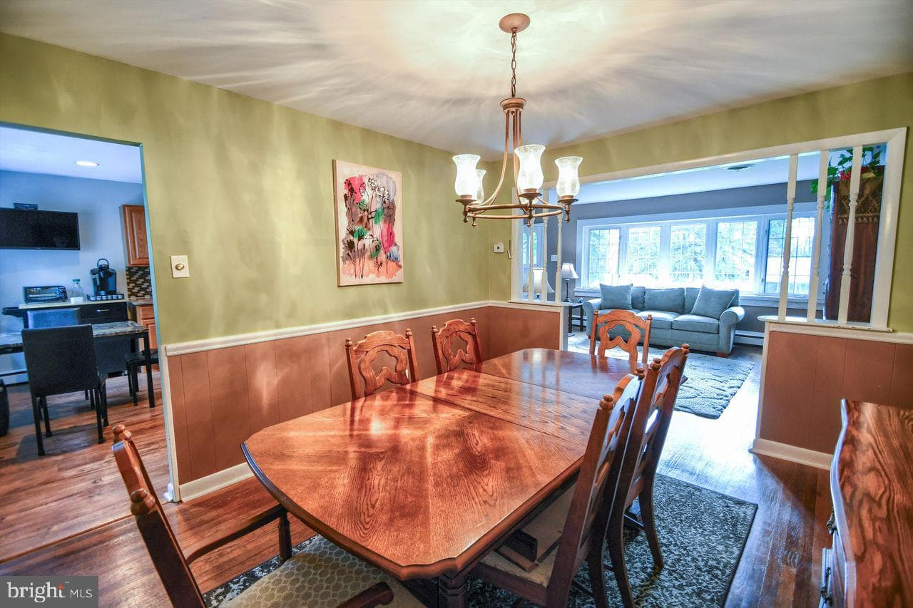 401 Leslie Lane photo 12