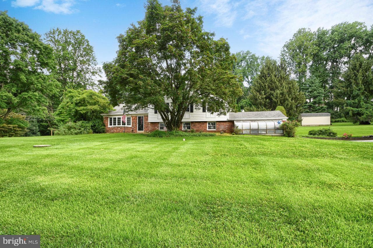 401 Leslie Lane photo 36