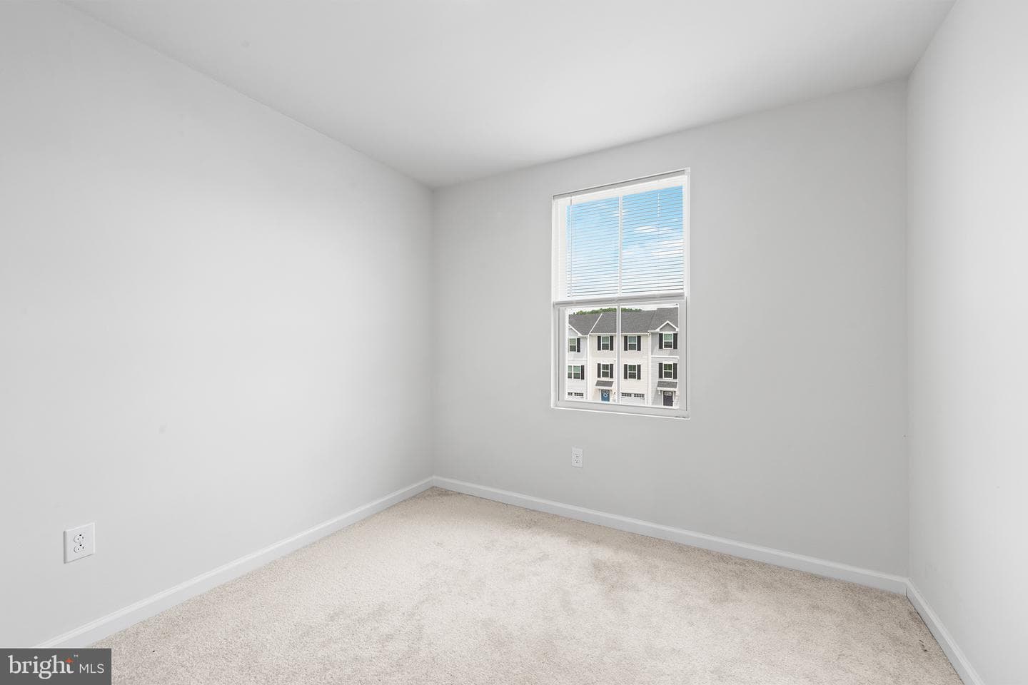150 Hamilton Lane photo 13