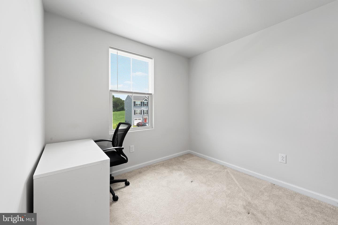 150 Hamilton Lane photo 16