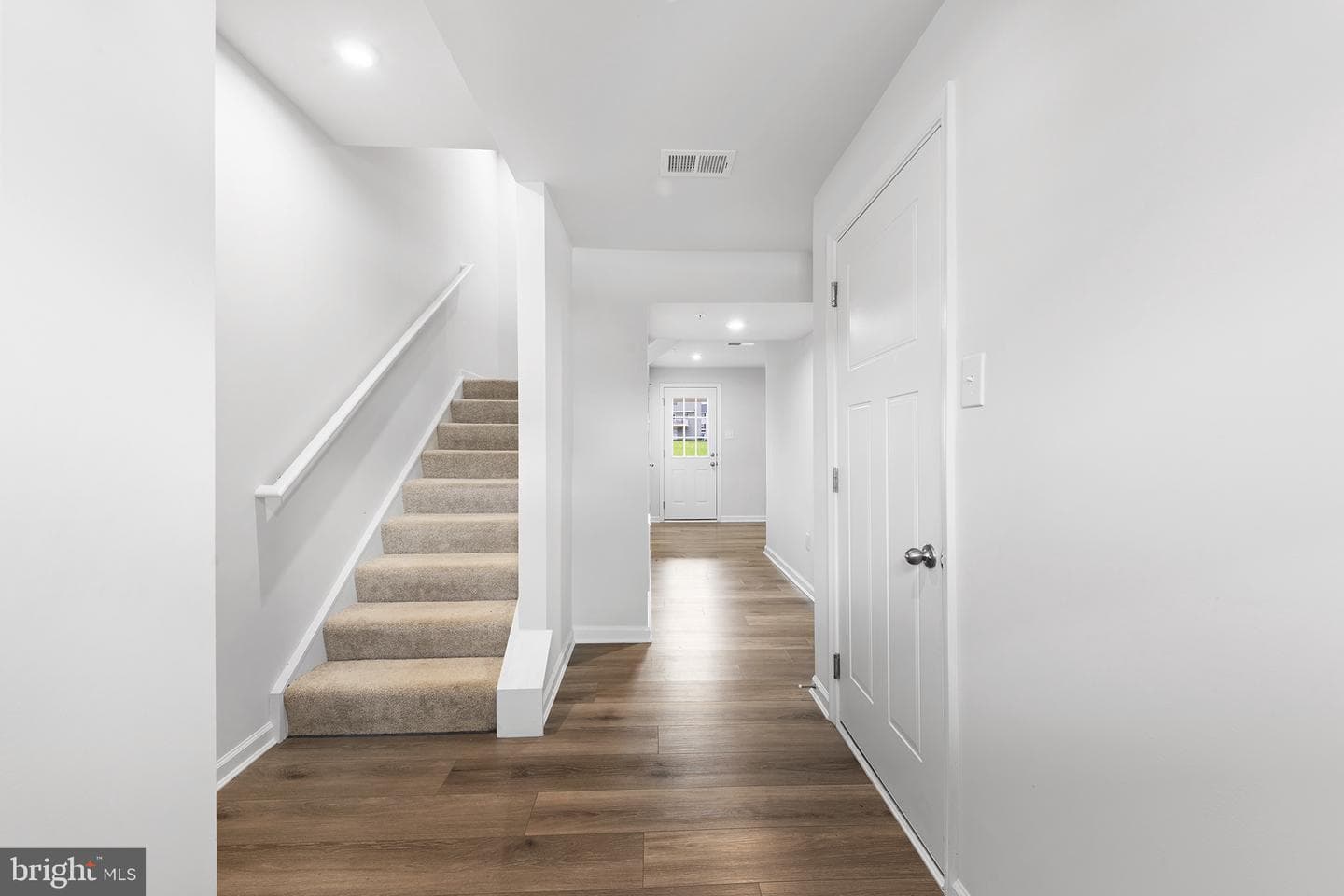 150 Hamilton Lane photo 18