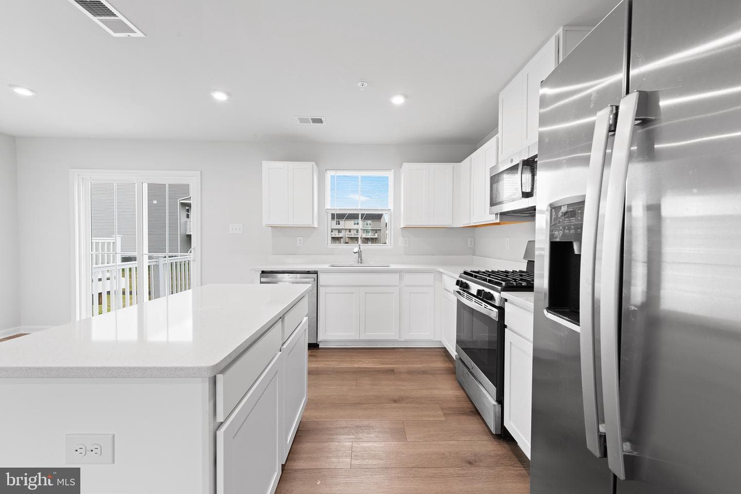 150 Hamilton Lane photo 5
